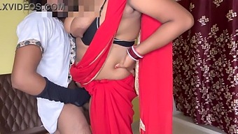 Enjoy The Curves Of Kamvali Bay, A Stunning Indian Woman With A Full Figure
