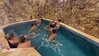 Our Friends And We Went To A Motel For A Pleasant Stay, Then Had Passionate Sex In A Room With Red And See-Through Décor